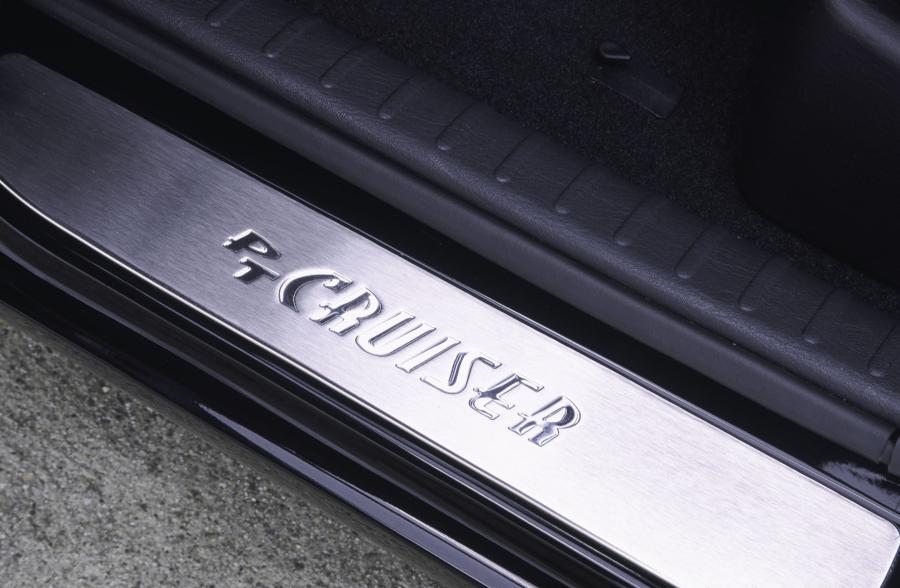 Логотип Chrysler PT Cruiser 2001 года  (фото 126 из 141)